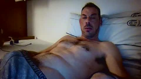 Snapshot of slevin1983 chatting on January 29, 2025, 9:50 pm slevin online show from January 29, 2025, 9:50 pm