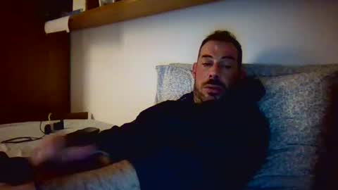 Snapshot of slevin1983 chatting on February 9, 2025, 2:40 pm slevin online show from February 9, 2025, 2:40 pm