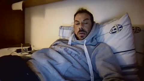 Snapshot of slevin1983 chatting on March 9, 2025, 3:27 pm slevin online show from March 9, 2025, 3:27 pm