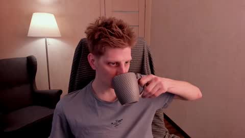 Snapshot of slim_andy chatting on February 6, 2025, 7:45 am Andy online show from February 6, 2025, 7:45 am