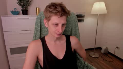Snapshot of slim_andy chatting on October 5, 2025, 10:35 am Andy online show from October 5, 2025, 10:35 am