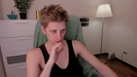 Snapshot of slim_andy chatting on October 9, 2025, 8:01 am Andy online show from October 9, 2025, 8:01 am