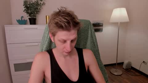 Snapshot of slim_andy chatting on October 17, 2025, 7:33 am Andy online show from October 17, 2025, 7:33 am