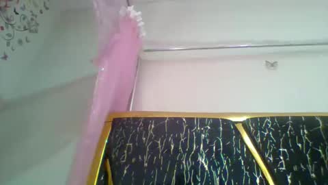 Snapshot of slim_ebony2006 chatting on November 17, 2025, 2:01 pm Anna online show from November 17, 2025, 2:01 pm