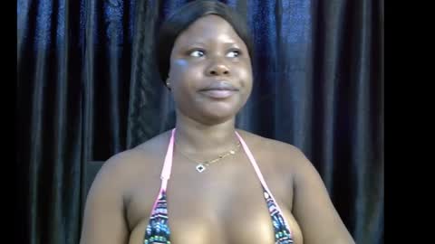 Snapshot of slim_thick12 chatting on November 13, 2025, 8:46 am Tems online show from November 13, 2025, 8:46 am
