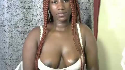 Snapshot of slimandthick1 chatting on October 20, 2025, 12:00 am slimandthick1 online show from October 20, 2025, 12:00 am