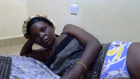 Snapshot of slimmygal chatting on February 3, 2025, 2:25 am slimmygal online show from February 3, 2025, 2:25 am