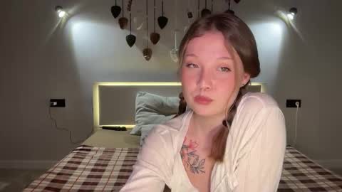 Snapshot of slola_li chatting on November 18, 2025, 2:54 pm Lola and Li - online show from November 18, 2025, 2:54 pm