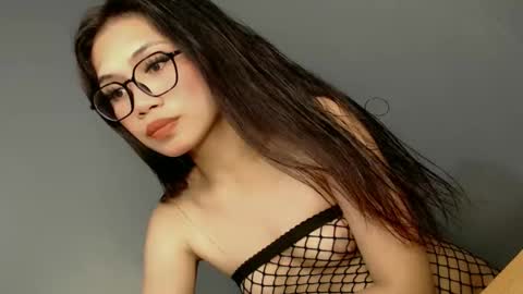 slut4attention online show from November 18, 2025, 5:34 am