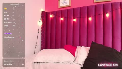 Snapshot of slutlittlecamila chatting on December 11, 2024, 6:04 am CAMILA online show from December 11, 2024, 6:04 am