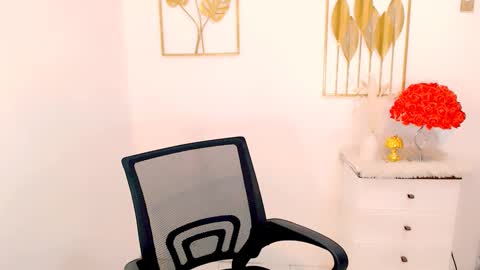 Snapshot of slutty_vanna chatting on February 22, 2025, 7:14 pm mia online show from February 22, 2025, 7:14 pm