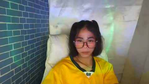 sluttypatotie online show from September 17, 2025, 6:53 pm