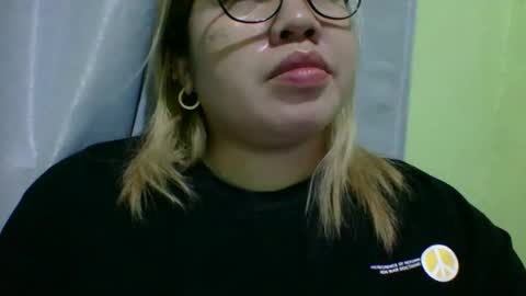 Snapshot of small_boobs59 chatting on November 2, 2025, 2:19 pm Lovewella online show from November 2, 2025, 2:19 pm