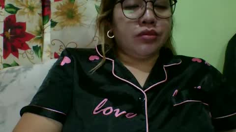 Snapshot of small_boobs59 chatting on November 6, 2025, 8:43 pm Lovewella online show from November 6, 2025, 8:43 pm