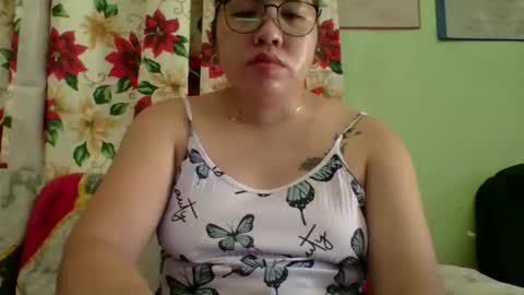 Snapshot of small_boobs59 chatting on November 17, 2025, 12:38 am Lovewella online show from November 17, 2025, 12:38 am