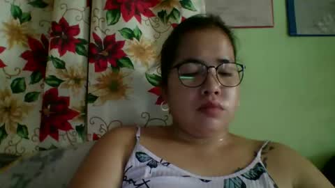 Snapshot of small_boobs59 chatting on November 19, 2025, 2:22 am Lovewella online show from November 19, 2025, 2:22 am