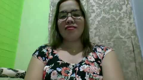 Snapshot of small_boobs59 chatting on November 30, 2025, 7:34 am Lovewella online show from November 30, 2025, 7:34 am