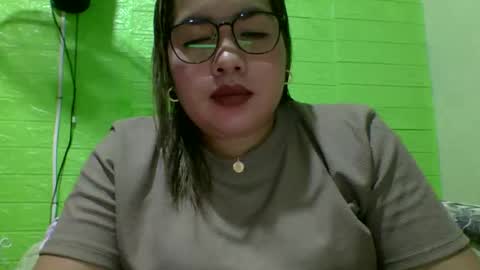 Snapshot of small_boobs59 chatting on December 5, 2025, 8:34 am Lovewella online show from December 5, 2025, 8:34 am