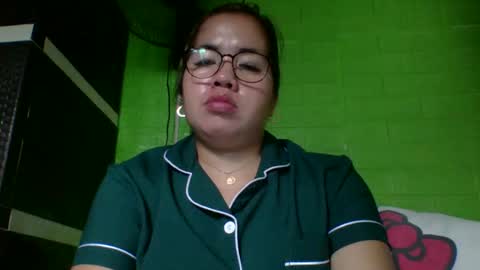 Snapshot of small_boobs59 chatting on December 18, 2025, 1:11 am Lovewella online show from December 18, 2025, 1:11 am