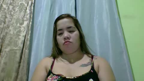 Snapshot of small_boobs59 chatting on December 20, 2025, 9:49 am Lovewella online show from December 20, 2025, 9:49 am