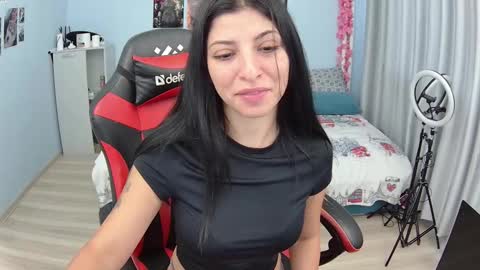 small_horny_girl online show from September 24, 2025, 7:55 am