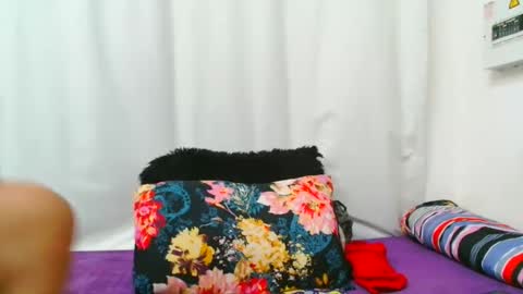 Snapshot of smallboobsxx chatting on October 13, 2025, 5:18 am smallboobsxx online show from October 13, 2025, 5:18 am