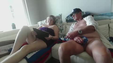 Snapshot of smallpenisbigtongue chatting on September 28, 2025, 2:11 pm Daddy online show from September 28, 2025, 2:11 pm