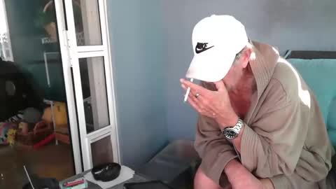 Snapshot of smallpenisbigtongue chatting on November 18, 2025, 1:15 pm Daddy online show from November 18, 2025, 1:15 pm