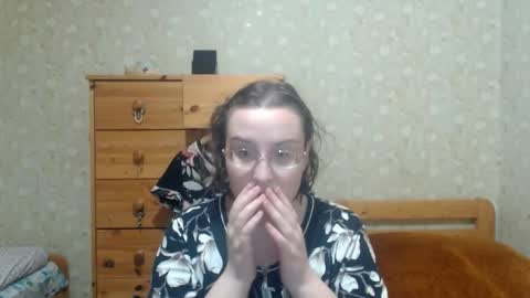 smart_rose online show from November 10, 2025, 4:28 pm