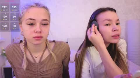 Snapshot of smile_with_nicole chatting on November 23, 2025, 4:07 pm The girl from the dream by name Mary online show from November 23, 2025, 4:07 pm