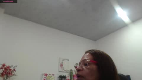 Snapshot of smilet_milf chatting on October 11, 2025, 1:31 pm Smileth online show from October 11, 2025, 1:31 pm
