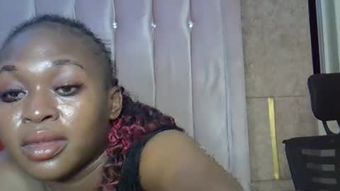 smiley_berry online show from November 2, 2025, 2:14 am