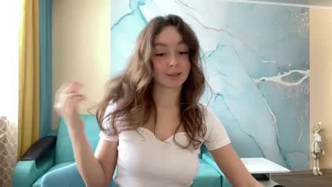 Snapshot of smiling_riddle chatting on March 5, 2025, 7:05 am smiling_riddle online show from March 5, 2025, 7:05 am