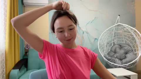 Snapshot of smiling_riddle chatting on November 29, 2025, 9:12 am smiling_riddle online show from November 29, 2025, 9:12 am