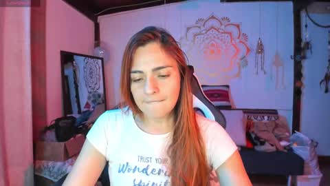 Snapshot of smilingsalor chatting on January 8, 2025, 2:25 am SmilingSalor online show from January 8, 2025, 2:25 am