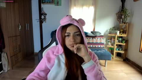 Snapshot of smilingsalor chatting on October 8, 2025, 11:41 am SmilingSalor online show from October 8, 2025, 11:41 am