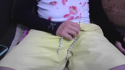 Snapshot of smoker2929 chatting on November 28, 2025, 6:27 am smoker2929 online show from November 28, 2025, 6:27 am