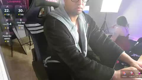 Smoothj2011 online show from October 2, 2025, 7:37 am