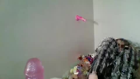 Snapshot of smoothvodka chatting on January 5, 2025, 1:35 am Bambi--Vodka online show from January 5, 2025, 1:35 am