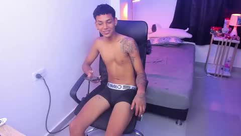 snak_master1 online show from November 20, 2025, 5:12 pm