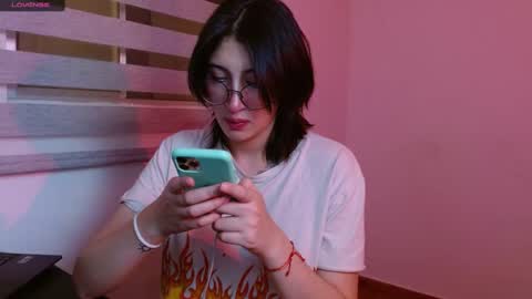 Snapshot of snow_baall chatting on December 16, 2024, 2:05 pm IG OF red moonn online show from December 16, 2024, 2:05 pm