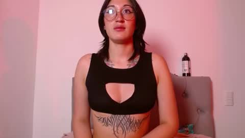 Snapshot of snow_baall chatting on February 7, 2025, 3:19 pm IG OF red moonn online show from February 7, 2025, 3:19 pm