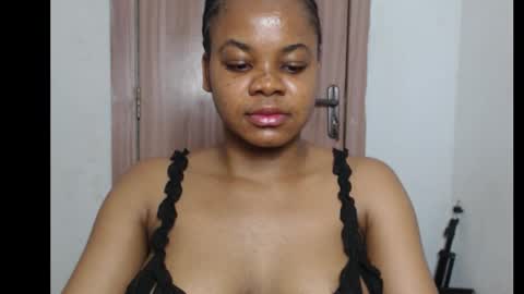 snowdrop5 online show from November 29, 2025, 8:23 pm