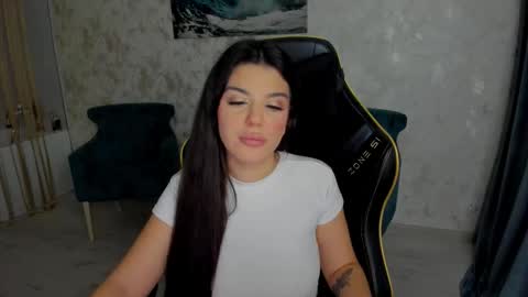 snowingwinter online show from October 19, 2025, 7:36 pm