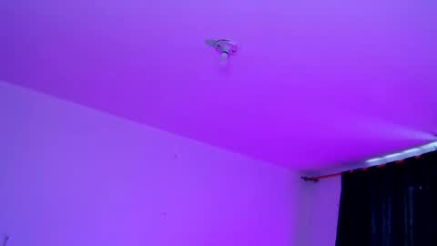 sofia online show from November 13, 2025, 7:13 pm