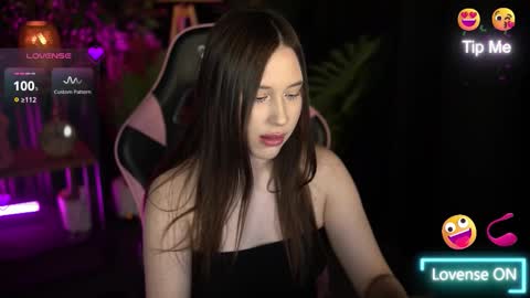 soffiray online show from December 4, 2025, 3:21 pm