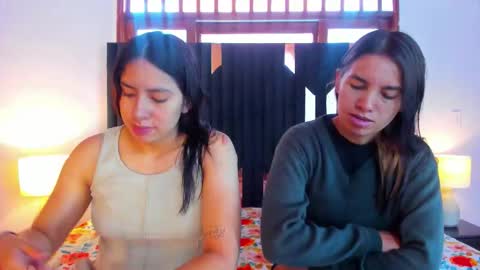 Snapshot of soffy_and_mia chatting on October 17, 2025, 12:08 pm soffy and mia online show from October 17, 2025, 12:08 pm