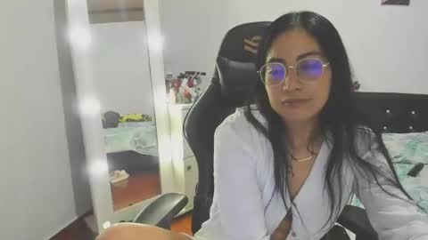 Snapshot of sofhya_jay9 chatting on December 22, 2024, 2:39 am Evainked online show from December 22, 2024, 2:39 am