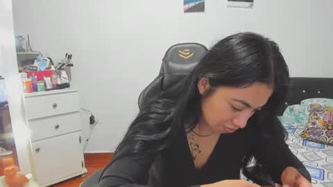 Snapshot of sofhya_jay9 chatting on February 12, 2025, 2:45 am Evainked online show from February 12, 2025, 2:45 am