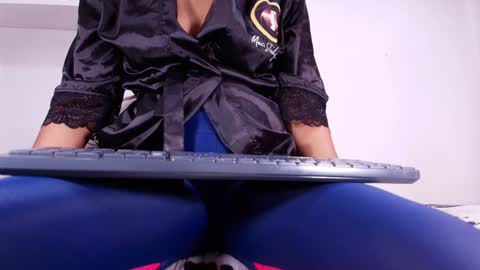 Snapshot of sofi_decker chatting on January 22, 2025, 3:09 am Sofia online show from January 22, 2025, 3:09 am